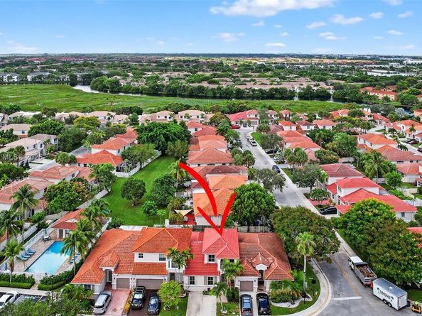 13174 NW 9th Ct, Pembroke Pines FL 33028