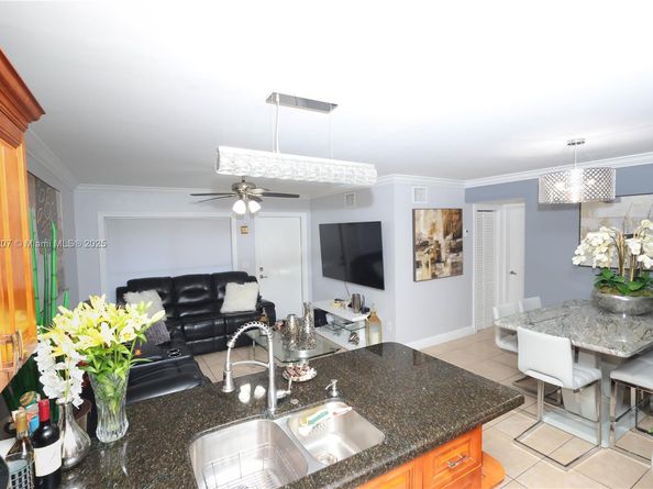 2635 W 67th Pl 1412, Hialeah FL 33016