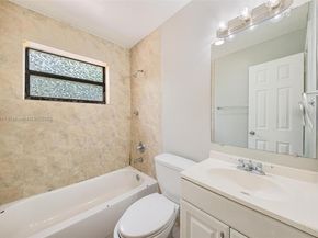 6359 SW 1st St, Margate FL 33068