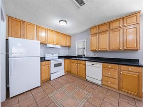 6359 SW 1st St, Margate FL 33068