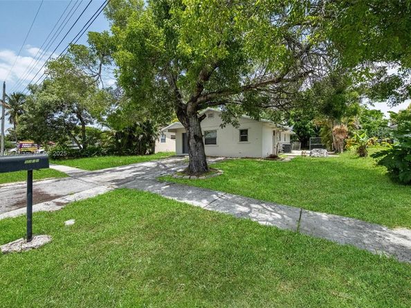 6359 SW 1st St, Margate FL 33068