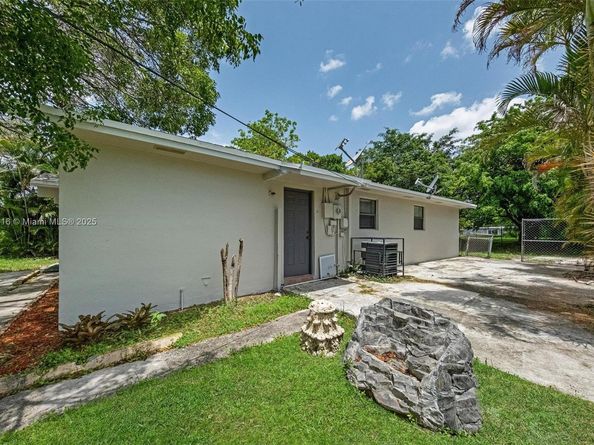6359 SW 1st St, Margate FL 33068