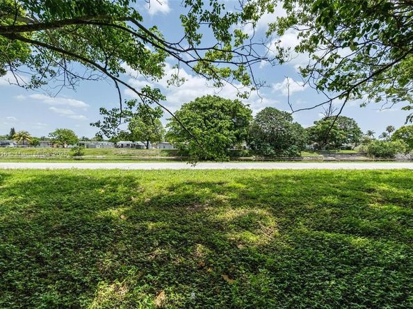 6359 SW 1st St, Margate FL 33068