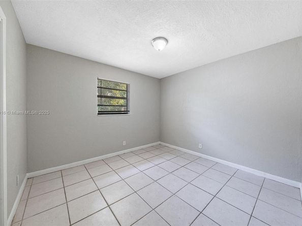 6359 SW 1st St, Margate FL 33068