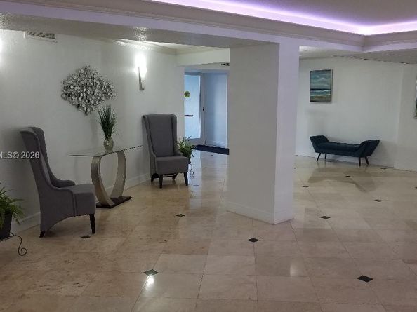 800 Parkview Dr 416, Hallandale Beach FL 33009