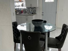1924 NW 35th St, Miami FL 33142