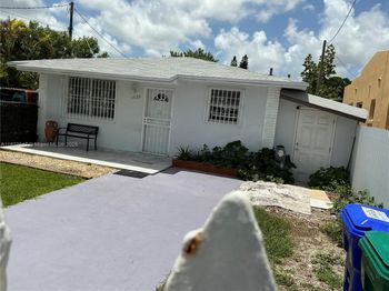 1924 NW 35th St