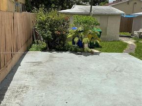 1924 NW 35th St, Miami FL 33142