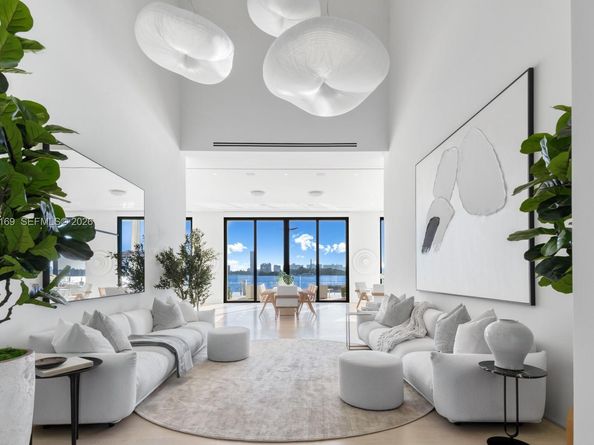 33 E Dilido Dr, Miami Beach FL 33139