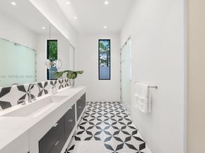 33 E Dilido Dr, Miami Beach FL 33139