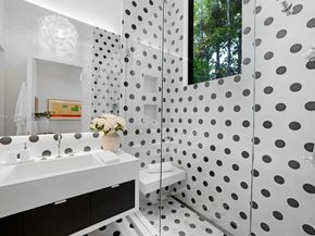 33 E Dilido Dr, Miami Beach FL 33139