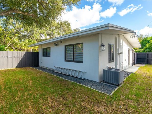 1341 SE 10th Ave, Fort Lauderdale FL 33316