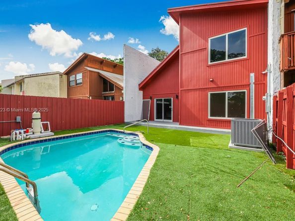 6884 NW 30th Ave, Fort Lauderdale FL 33309