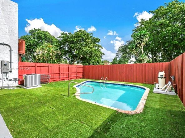 6884 NW 30th Ave, Fort Lauderdale FL 33309