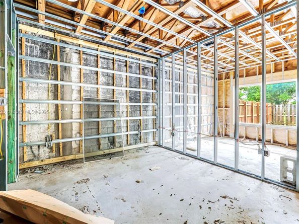 6884 NW 30th Ave, Fort Lauderdale FL 33309