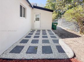 2255 NW 60th St, Miami FL 33142