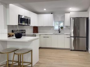 2255 NW 60th St, Miami FL 33142