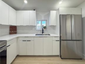 2255 NW 60th St, Miami FL 33142