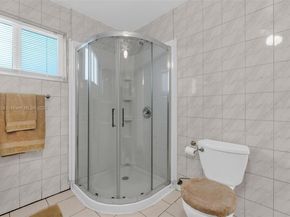 371 NE 42nd Ct, Oakland Park FL 33334