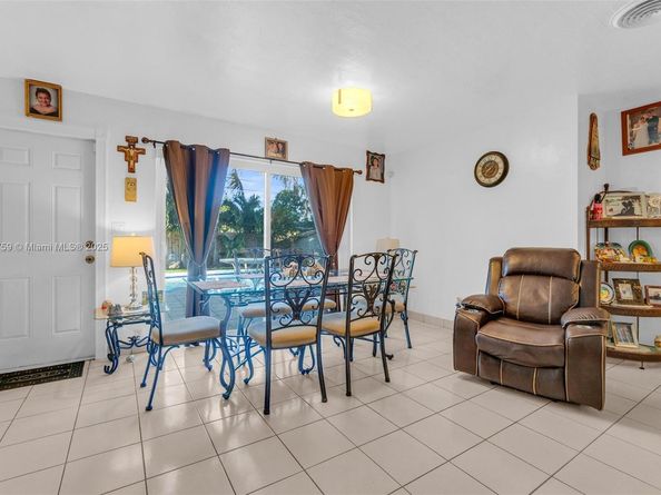 371 NE 42nd Ct, Oakland Park FL 33334