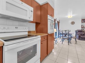 371 NE 42nd Ct, Oakland Park FL 33334