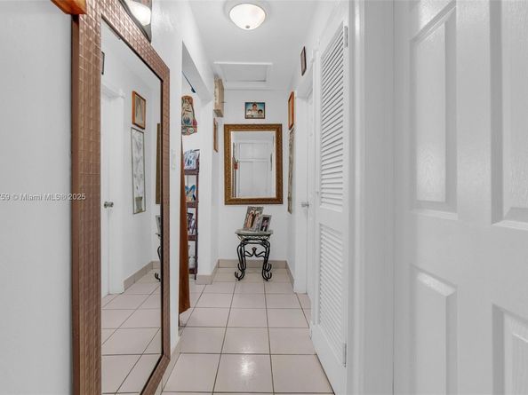 371 NE 42nd Ct, Oakland Park FL 33334