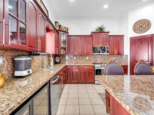 5051 SW 163rd Ct, Miami FL 33185