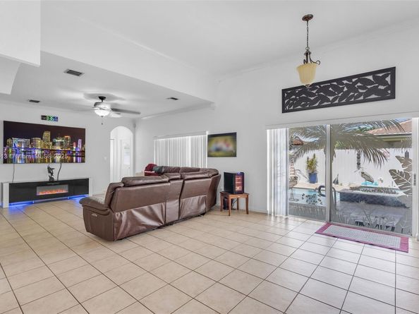 5051 SW 163rd Ct, Miami FL 33185
