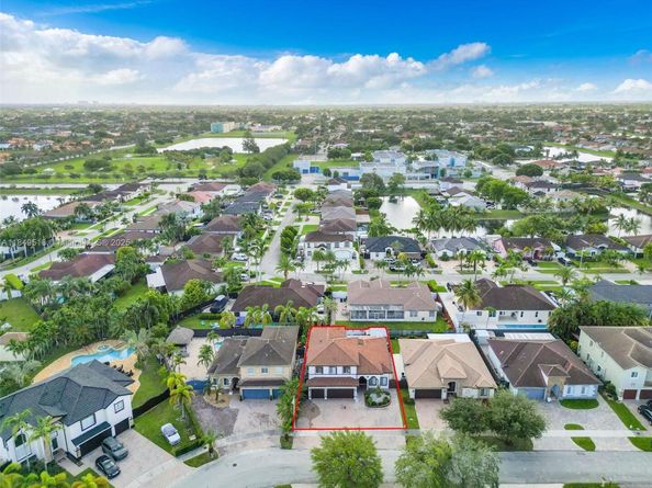5051 SW 163rd Ct, Miami FL 33185