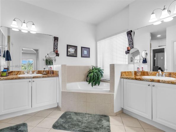 5051 SW 163rd Ct, Miami FL 33185