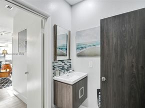 21388 Marina Cove Cir 13G, Aventura FL 33180