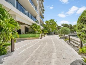3581 E Glencoe St 207, Miami FL 33133