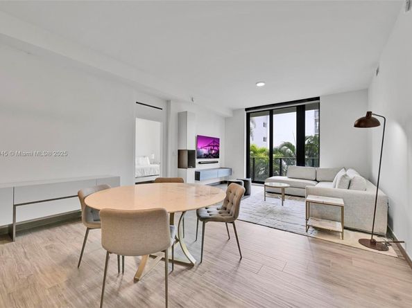 3581 E Glencoe St 207, Miami FL 33133