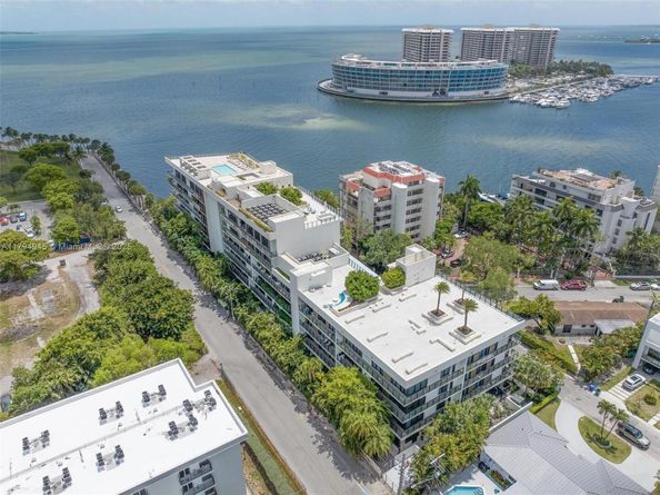 3581 E Glencoe St 207, Miami FL 33133