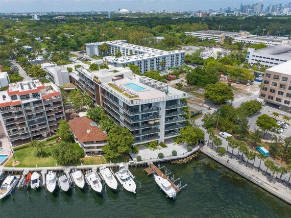 3581 E Glencoe St 207, Miami FL 33133