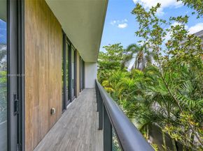 3581 E Glencoe St 207, Miami FL 33133