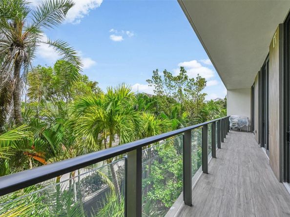 3581 E Glencoe St 207, Miami FL 33133