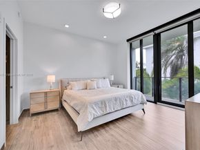3581 E Glencoe St 207, Miami FL 33133