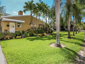 2535 Lincoln St, Hollywood FL 33020