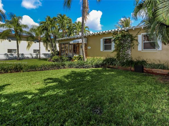 2535 Lincoln St, Hollywood FL 33020