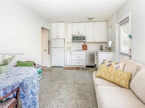 2535 Lincoln St, Hollywood FL 33020