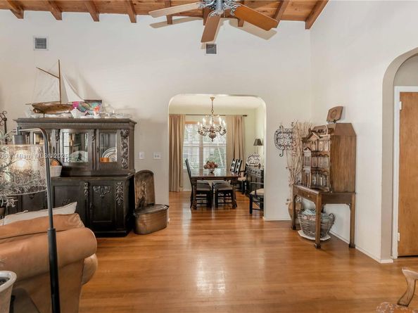 2535 Lincoln St, Hollywood FL 33020