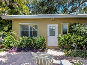 2535 Lincoln St, Hollywood FL 33020