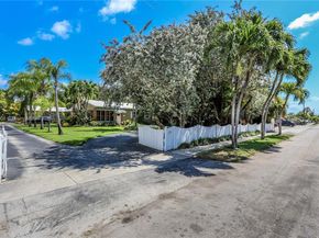 2535 Lincoln St, Hollywood FL 33020