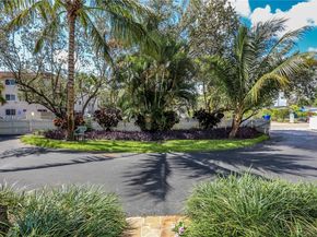 2535 Lincoln St, Hollywood FL 33020