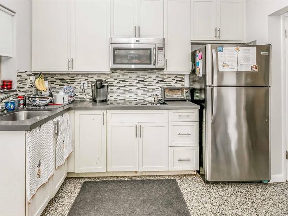 2535 Lincoln St, Hollywood FL 33020