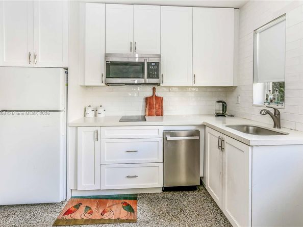 2535 Lincoln St, Hollywood FL 33020