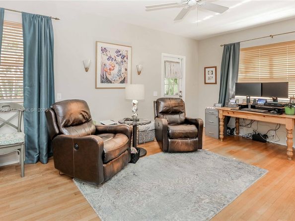 2535 Lincoln St, Hollywood FL 33020