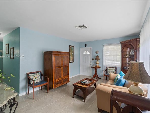 2631 Wilson St, Hollywood FL 33020