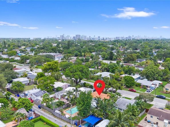 2631 Wilson St, Hollywood FL 33020